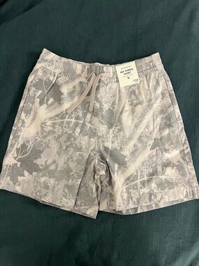 abercrombie kids Gray Camo Hybrid Shorts